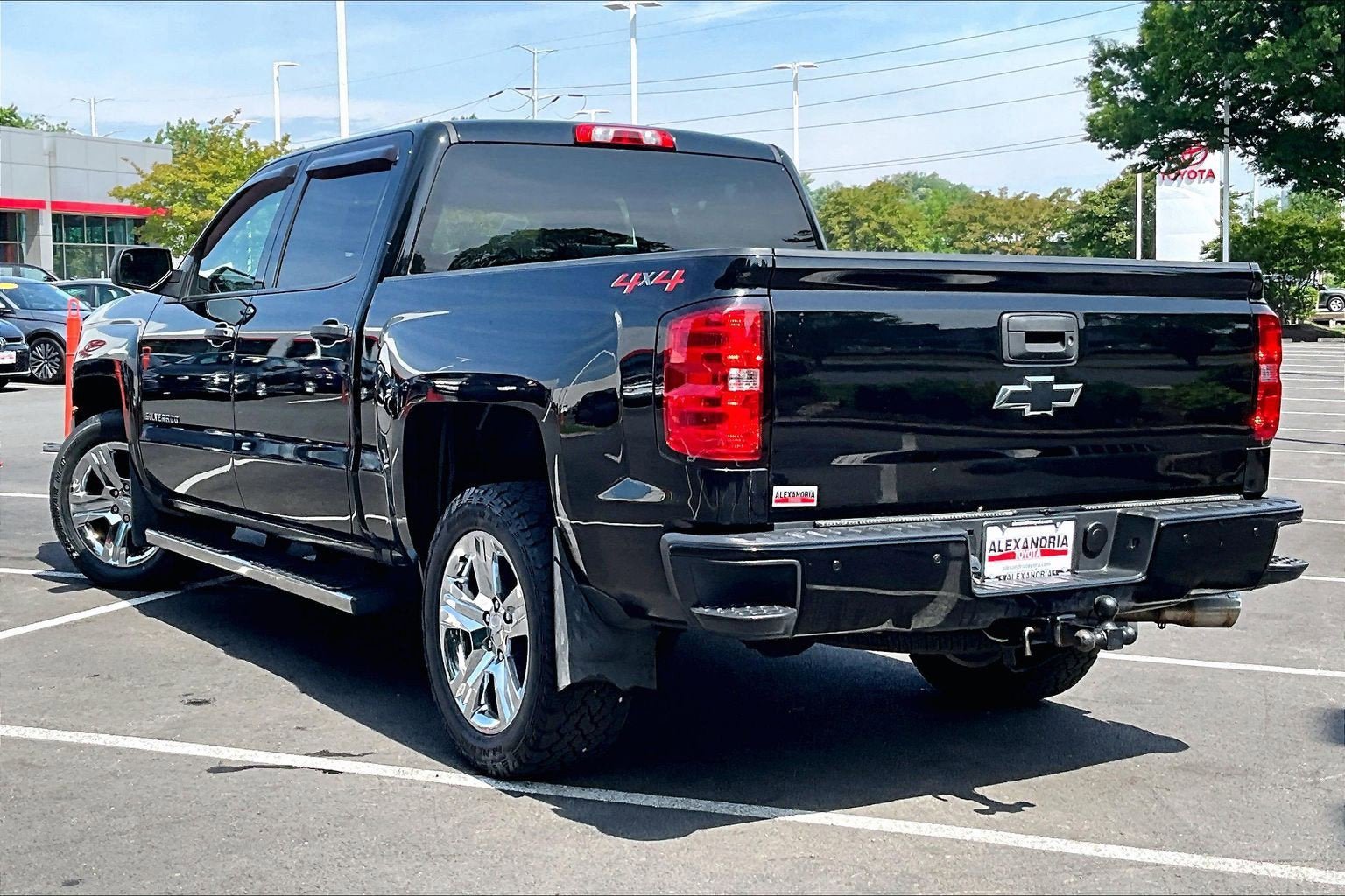 Used 2018 Chevrolet Silverado 1500 Custom w/ Custom Value Package AWD/4WD image 10