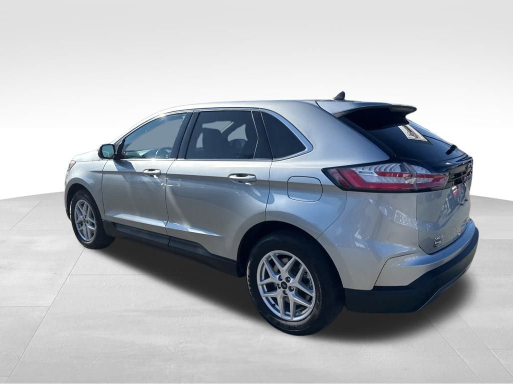 Used 2024 Ford Edge SEL image 3