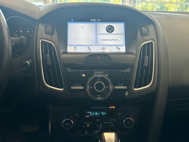 Used 2016 Ford Focus Titanium FWD image 3