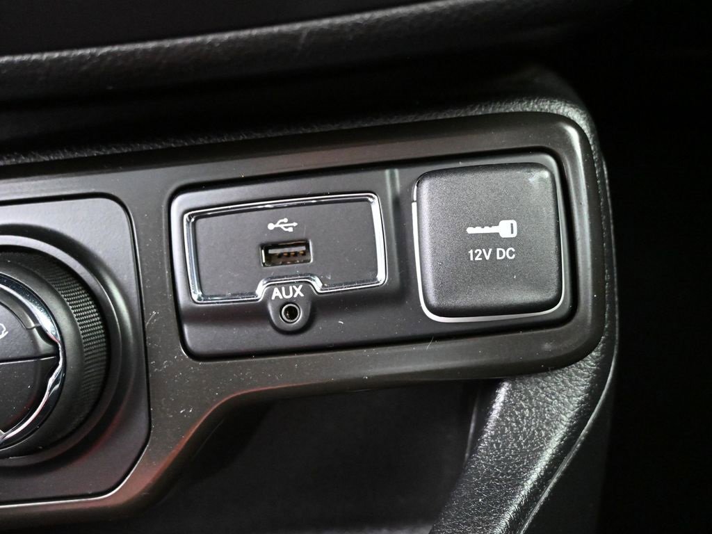 Used 2020 Jeep Renegade Trailhawk w/ UConnect 8.4 Nav Group image 18