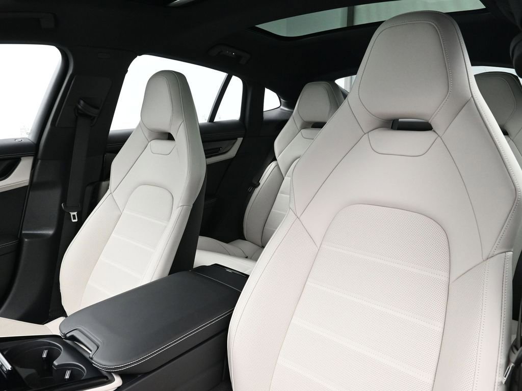 Certified 2026 Porsche Panamera image 5