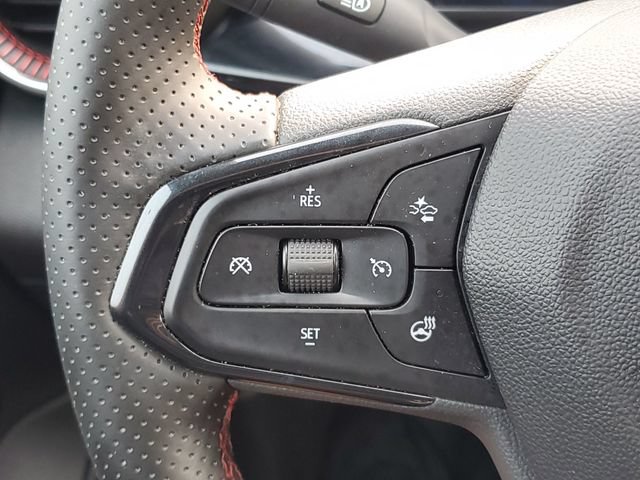 Used 2025 Chevrolet Trax RS w/ Sunroof Package FWD image 21