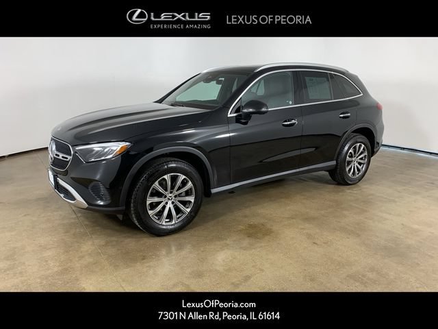 Used 2025 Mercedes-Benz GLC 300 4MATIC image 1