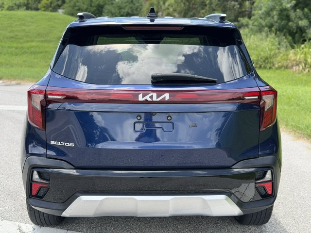 Used 2024 Kia Seltos EX FWD image 4