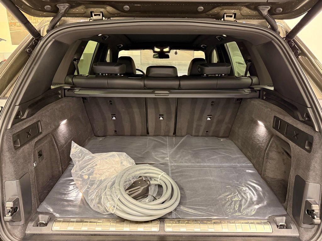 Used 2024 BMW X5 xDrive50e w/ Parking Assistance Package image 22