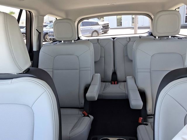New 2026 Lincoln Aviator 2WD image 15