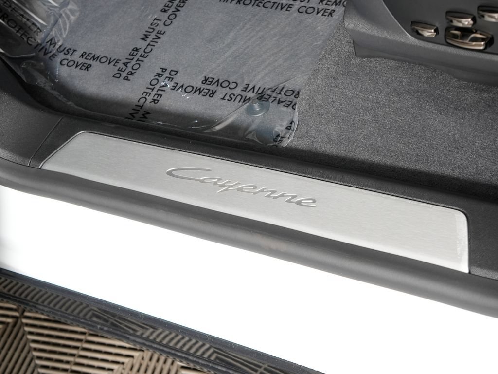 New 2026 Porsche Cayenne Electric AWD/4WD image 19