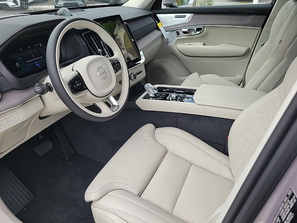 New 2026 Volvo XC90 T8 Ultra w/ Protection Package Premier image 7
