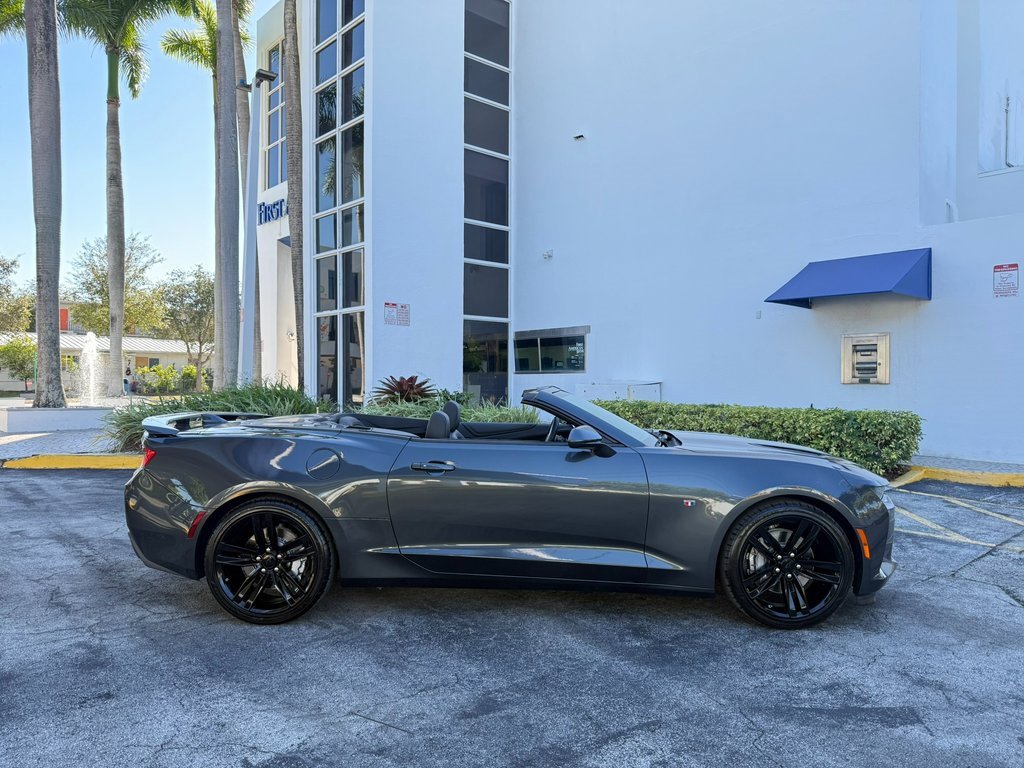 Used 2017 Chevrolet Camaro SS image 6