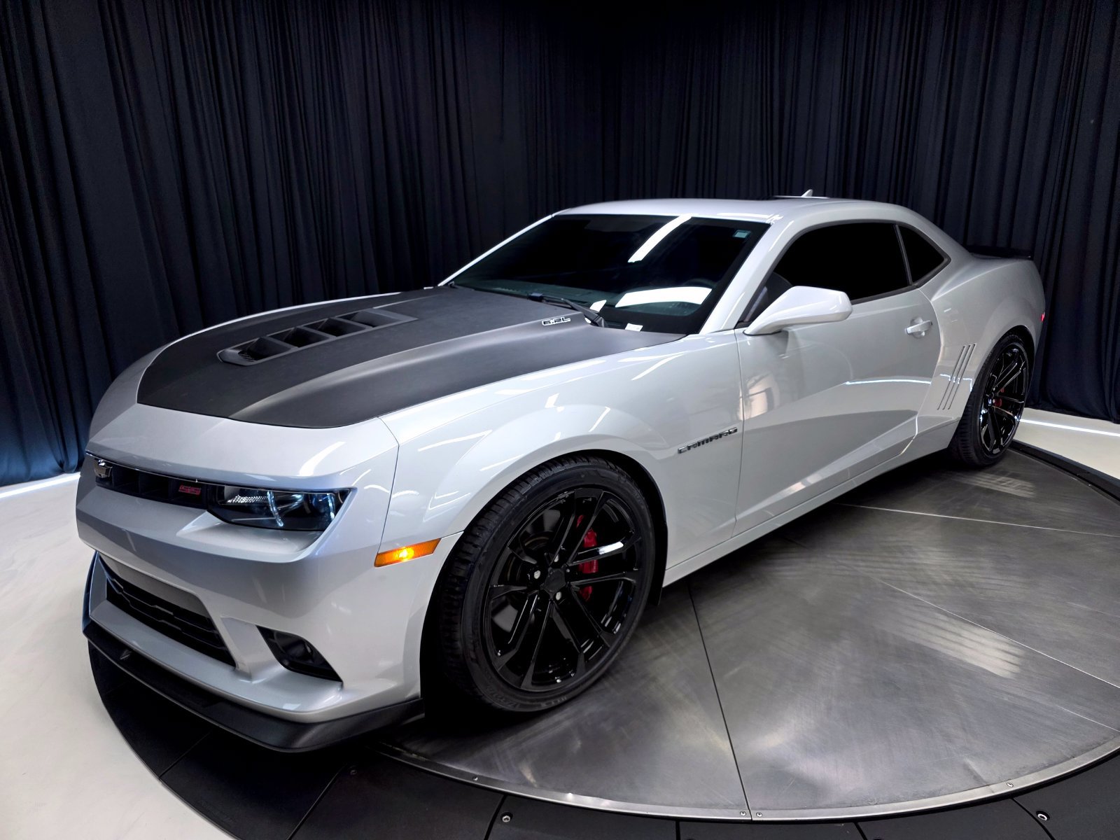 Used 2015 Chevrolet Camaro SS w/ SS Performance Package RWD image 42