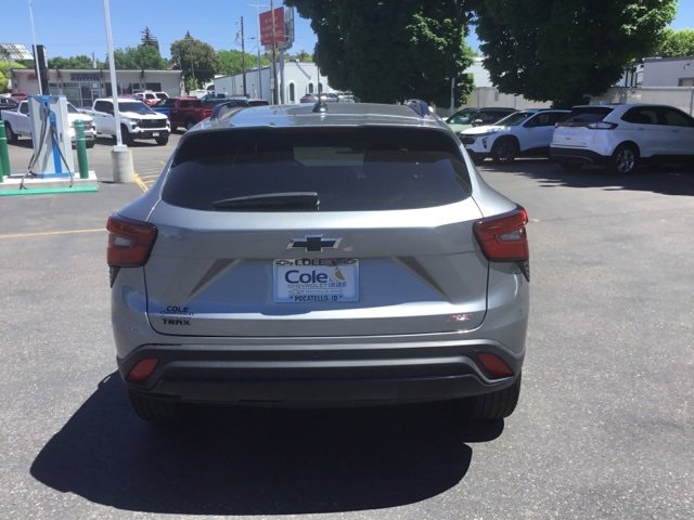 Used 2025 Chevrolet Trax RS w/ Driver Confidence Package image 5