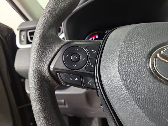 Used 2025 Toyota RAV4 XLE AWD/4WD image 22
