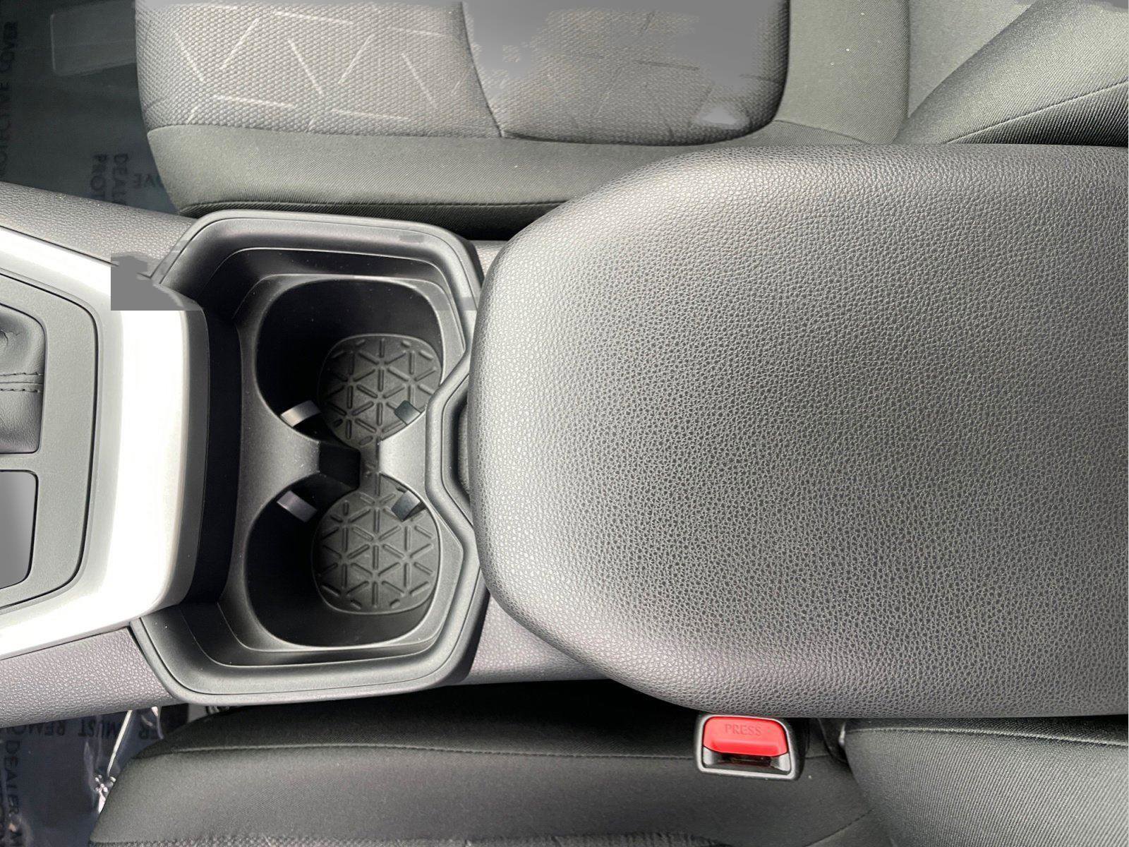 Used 2020 Toyota RAV4 XLE w/ Carpet Mat Package image 27