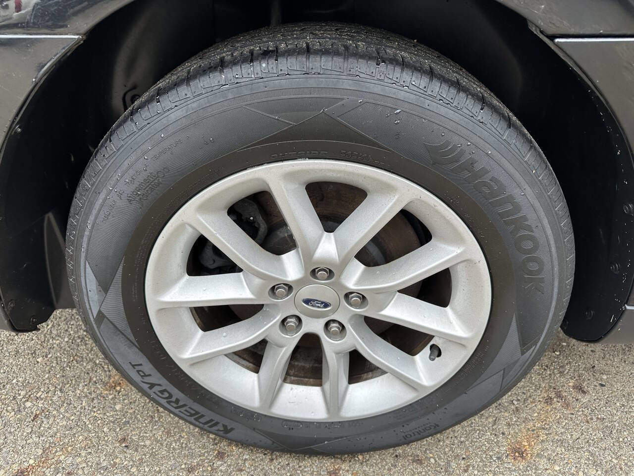 Used 2013 Ford Taurus SE image 27