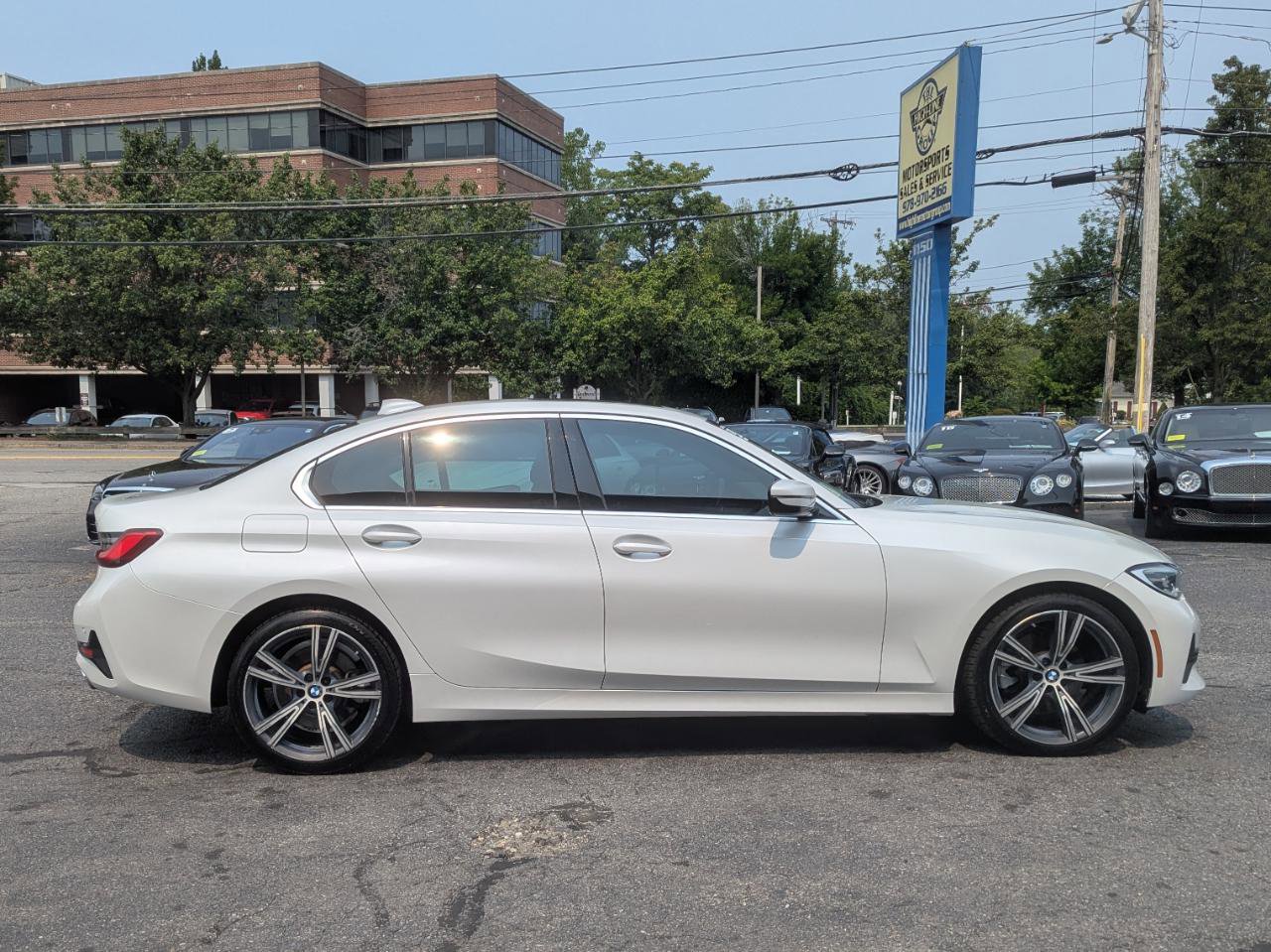 Used 2020 BMW 330i xDrive Sedan w/ Premium Package image 6
