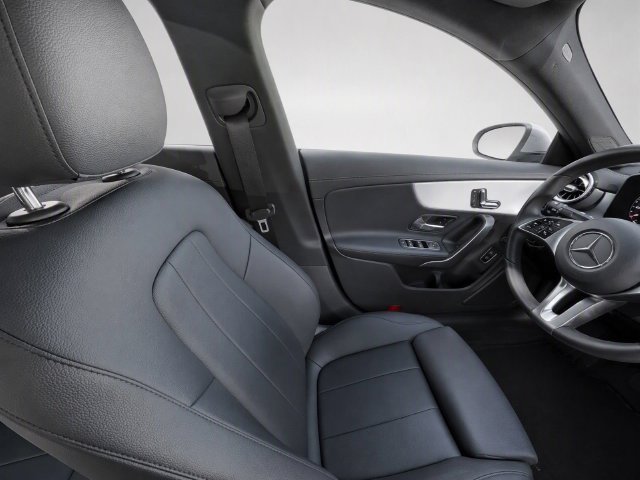 Used 2025 Mercedes-Benz CLA 250 4MATIC image 18