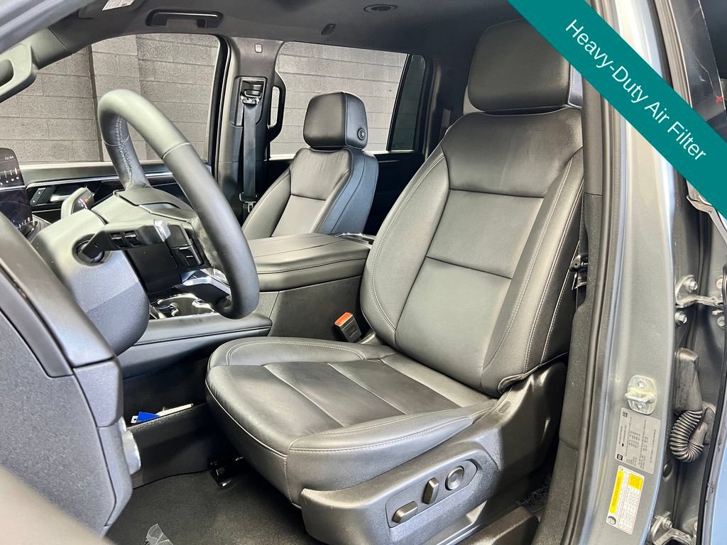 Used 2025 Chevrolet Suburban Z71 w/ Comfort Package AWD/4WD image 7