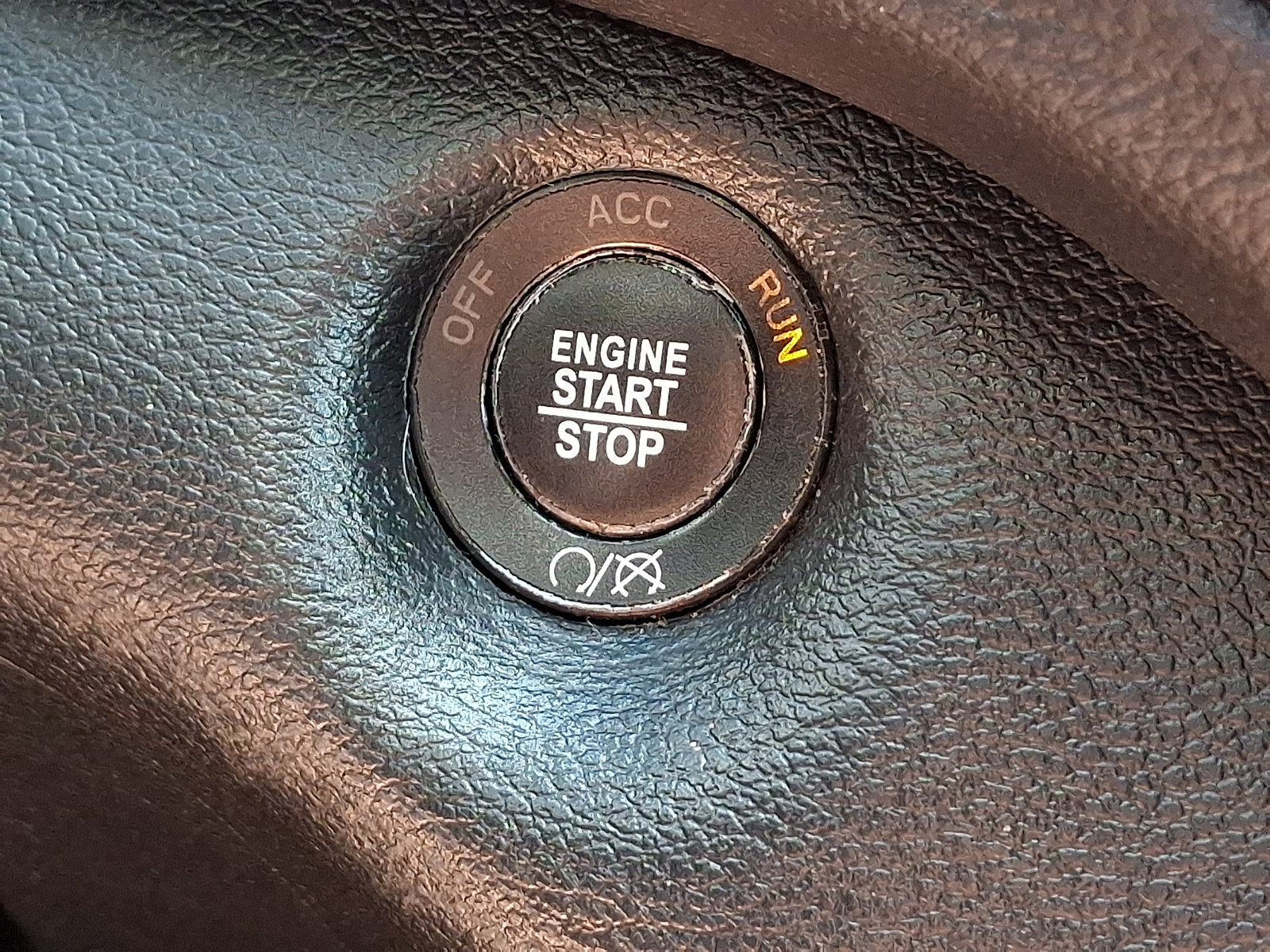 Certified 2020 Jeep Cherokee Latitude Plus AWD/4WD image 24