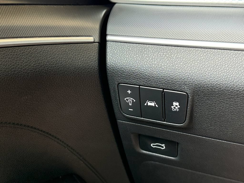 Used 2024 Kia K5 GT-Line AWD/4WD image 17
