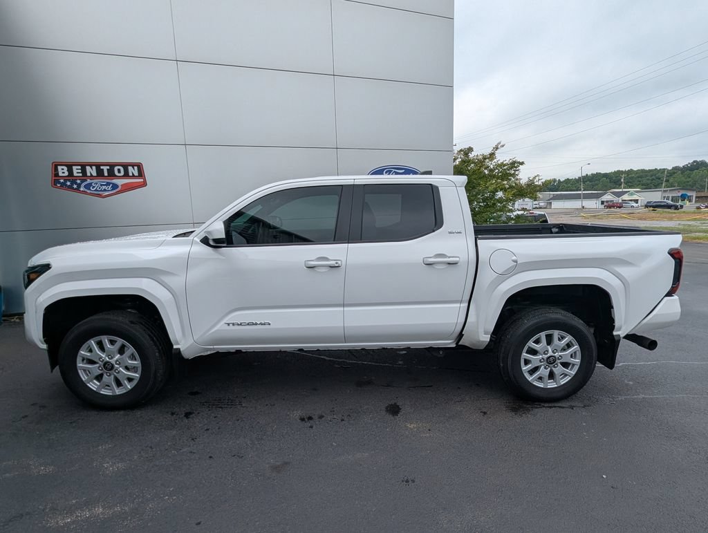 Used 2025 Toyota Tacoma SR5 RWD image 2