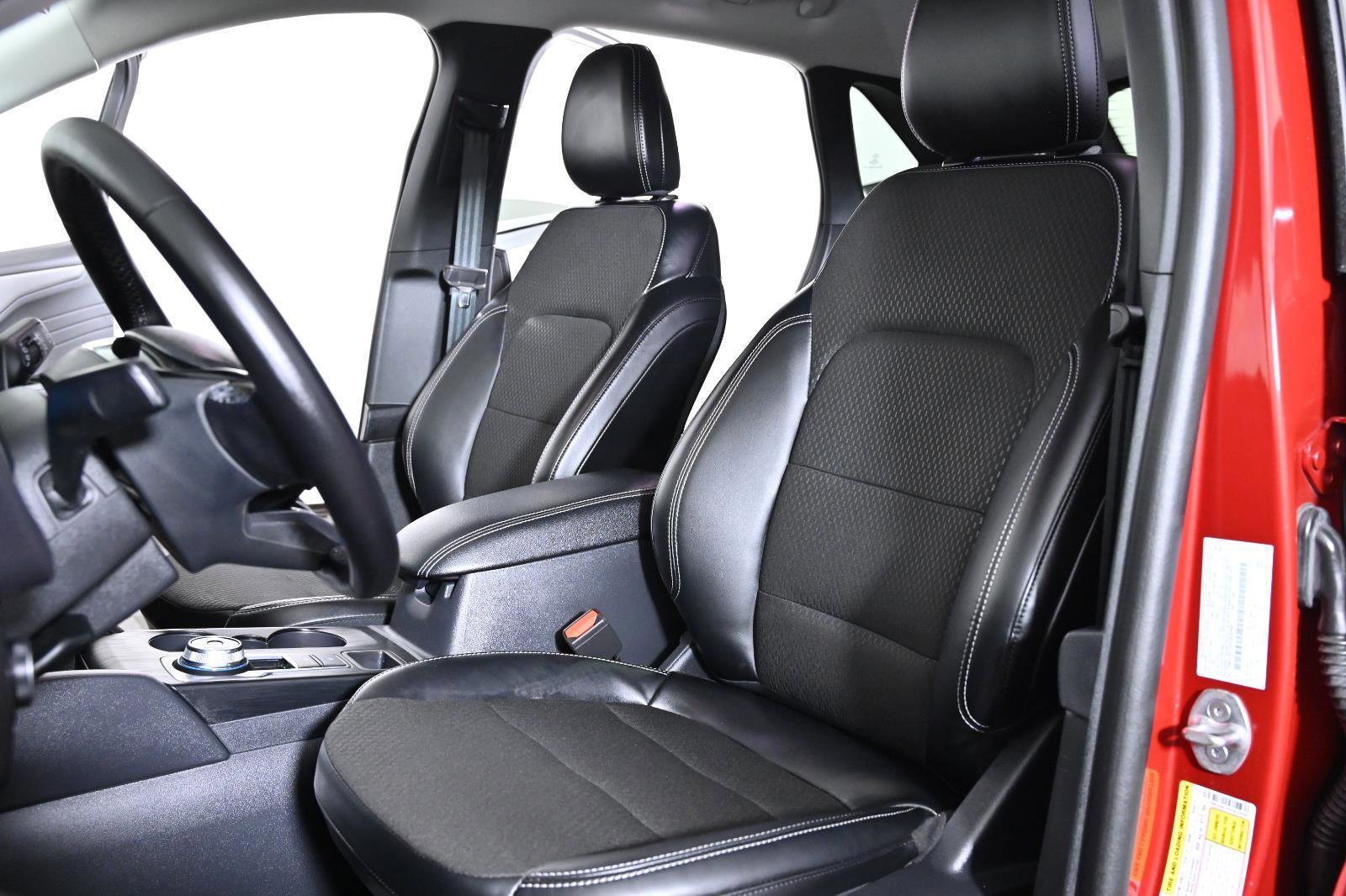 Used 2025 Ford Escape SE image 23