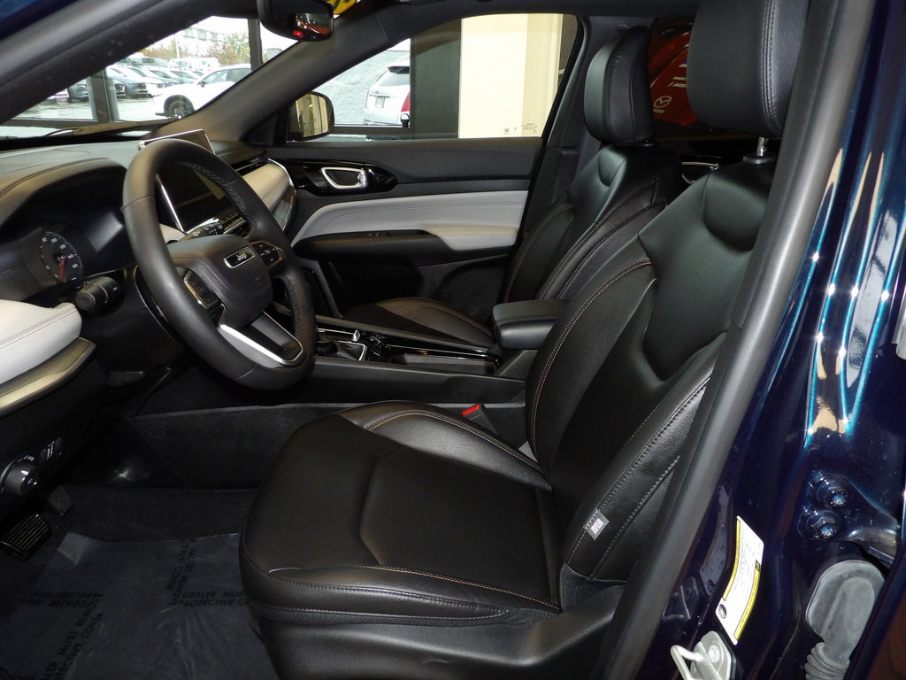 Used 2024 Jeep Compass Limited image 25