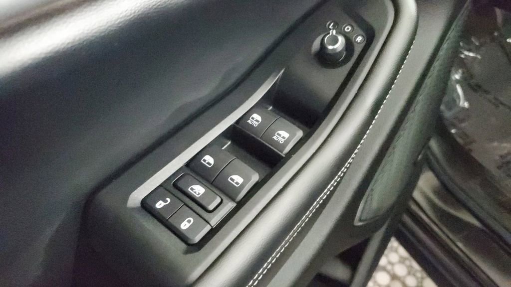 Used 2024 Jeep Grand Cherokee Limited w/ Black Appearance Package image 21