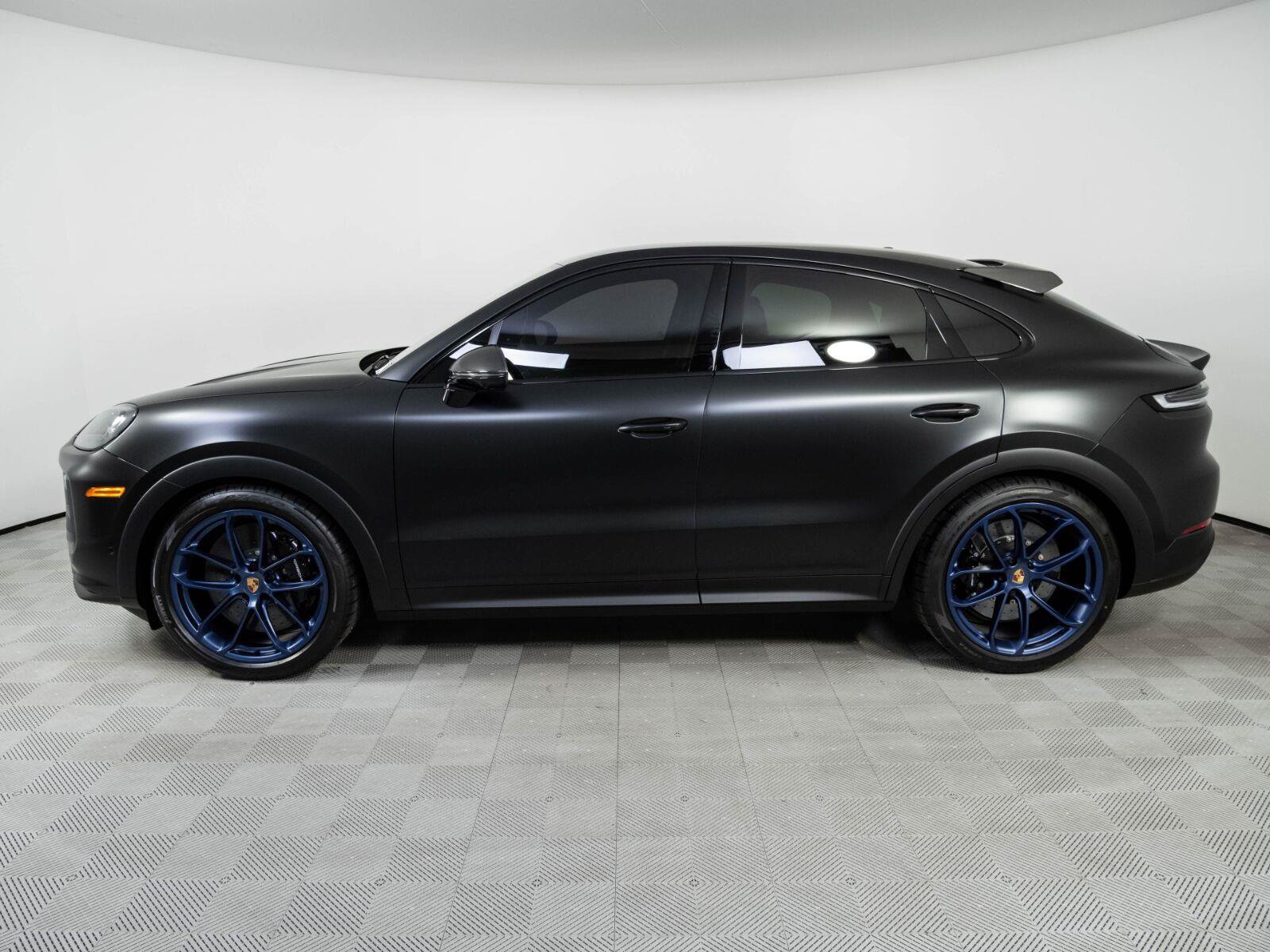 New 2026 Porsche Cayenne Turbo GT AWD/4WD image 2