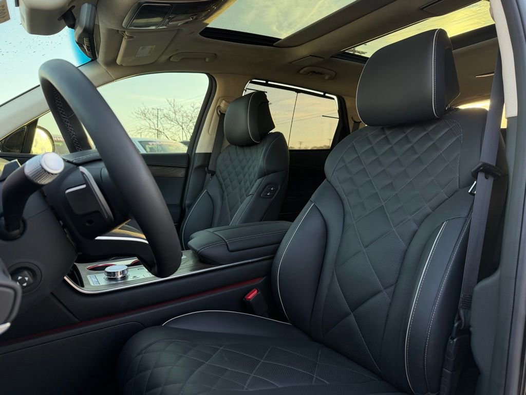 Used 2025 Genesis GV80 3.5T Prestige image 11