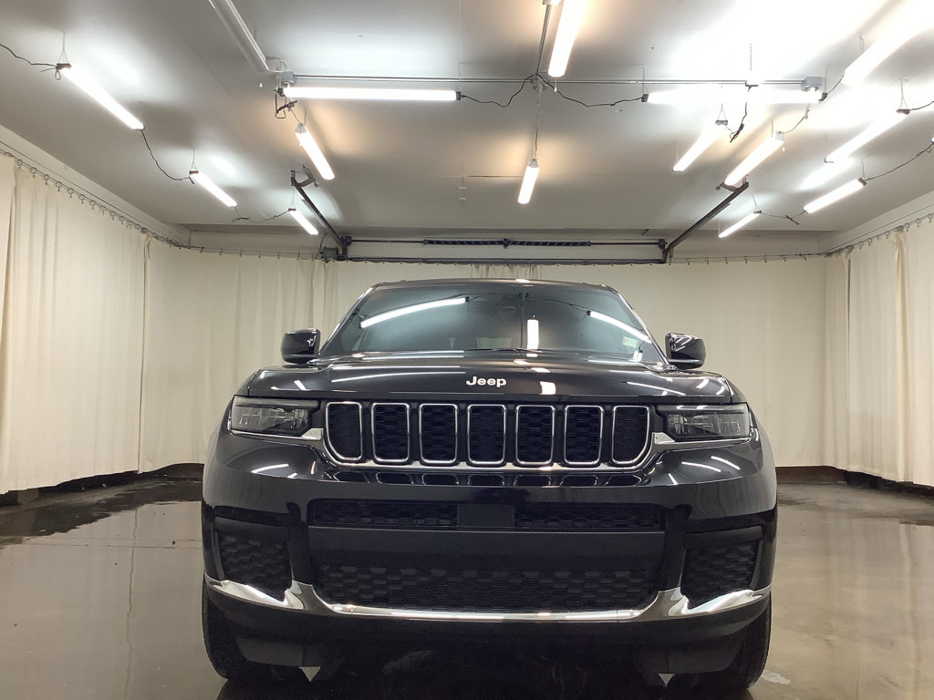 New 2025 Jeep Grand Cherokee L Laredo image 11