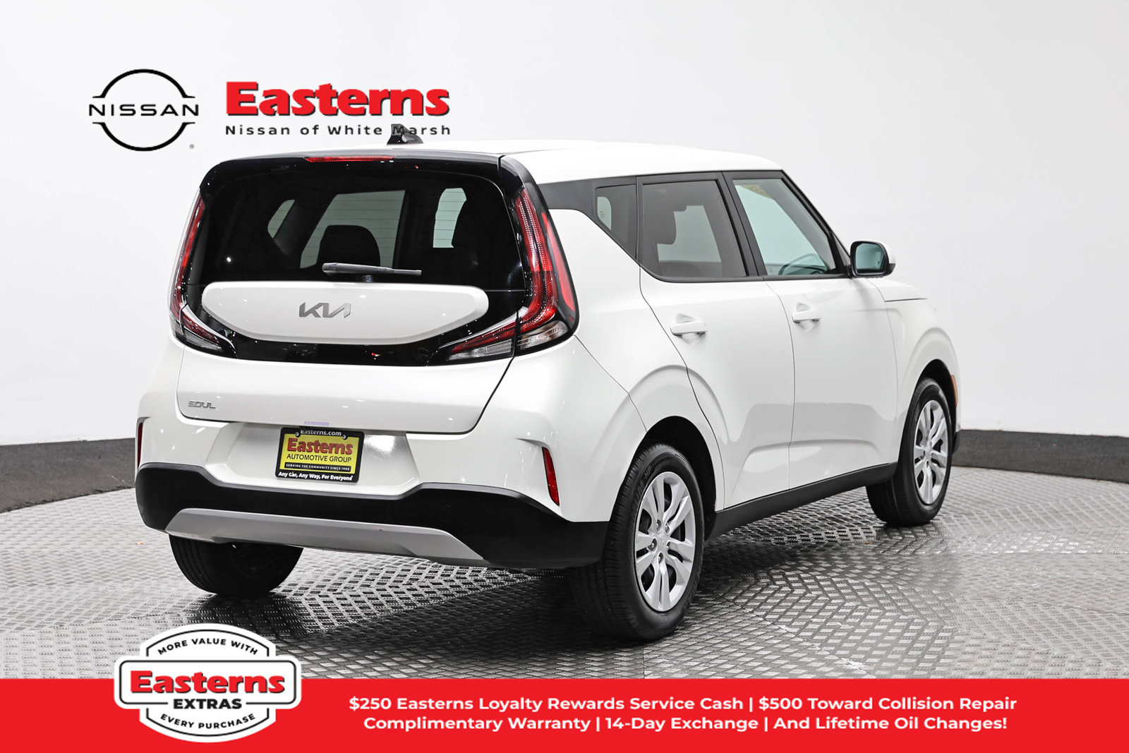Used 2023 Kia Soul LX FWD image 5