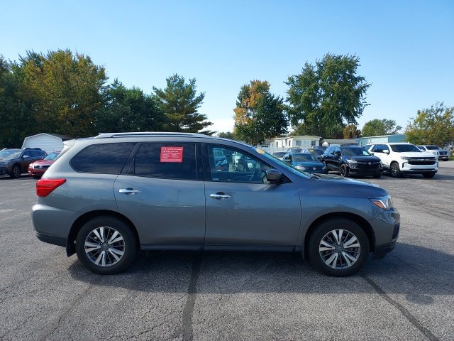 Used 2020 Nissan Pathfinder S AWD/4WD image 3