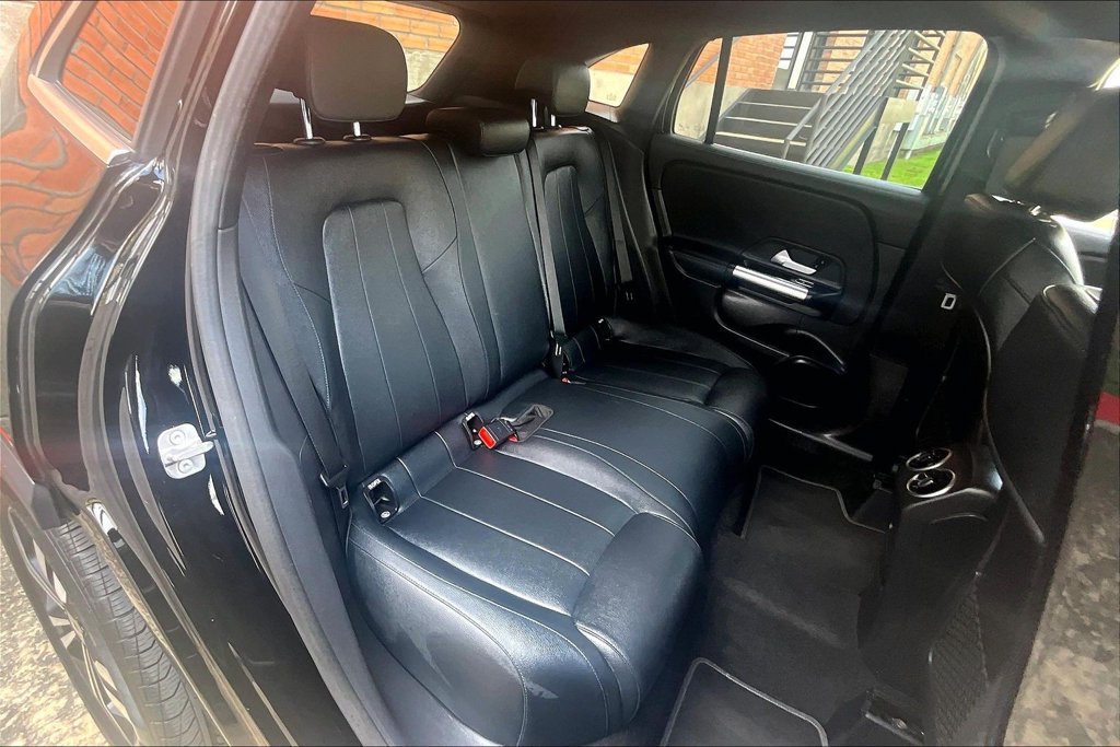 Used 2025 Mercedes-Benz GLA 250 image 37