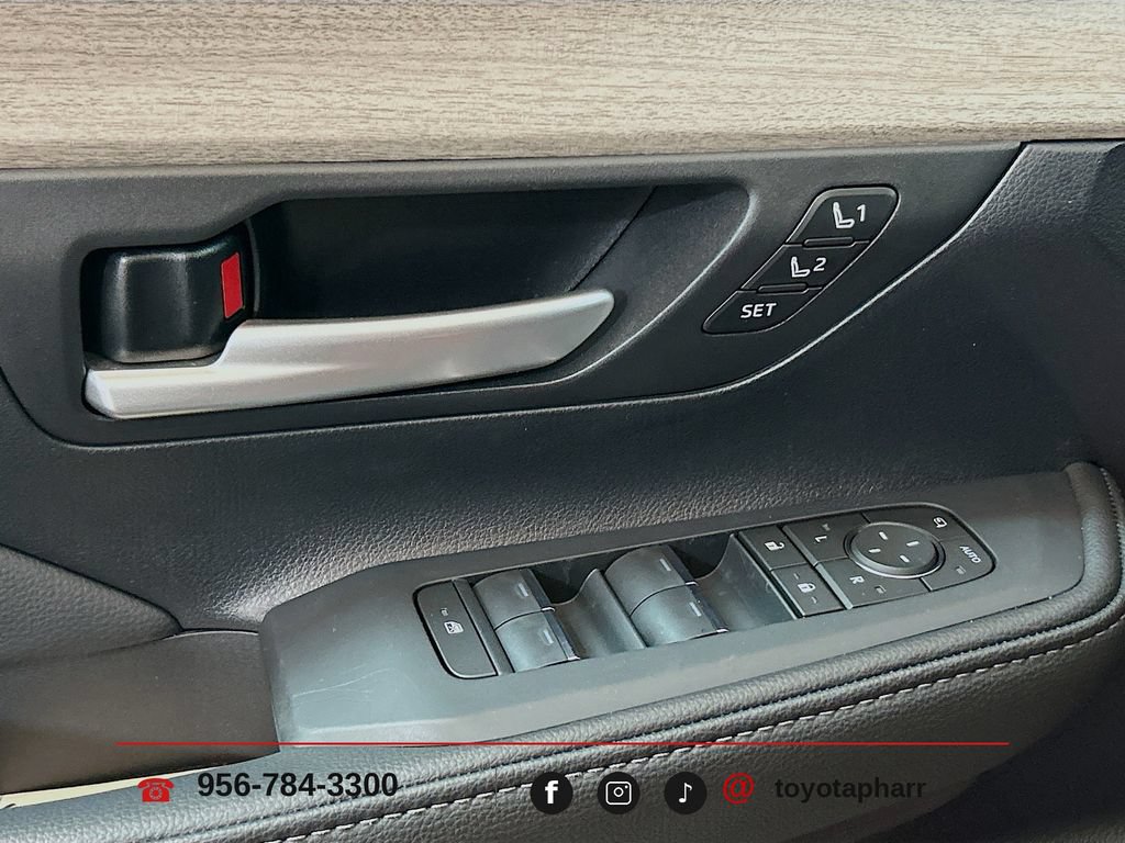 New 2026 Toyota Grand Highlander FWD image 16