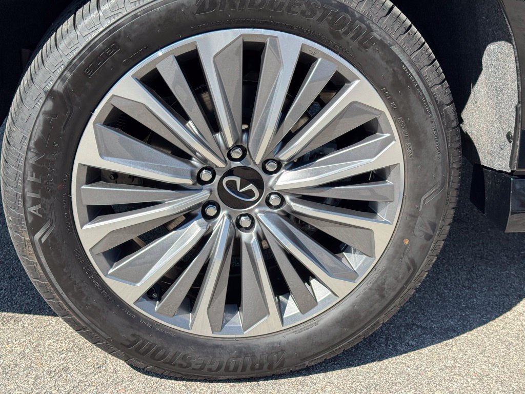 Certified 2026 INFINITI QX80 Luxe w/ Cargo Package AWD/4WD image 9