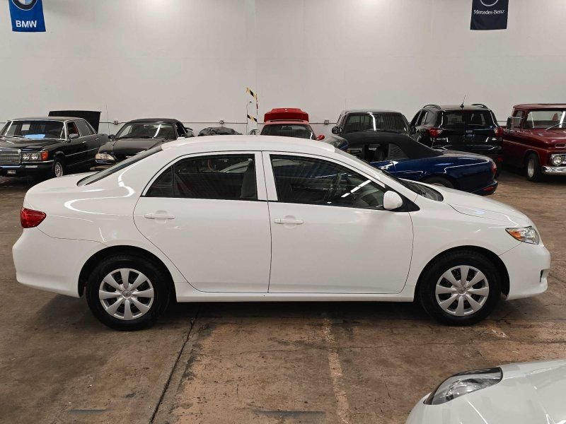 Used 2010 Toyota Corolla LE FWD image 3
