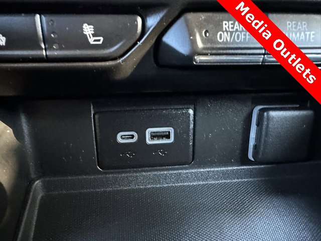 Used 2021 Chevrolet Suburban LT image 32