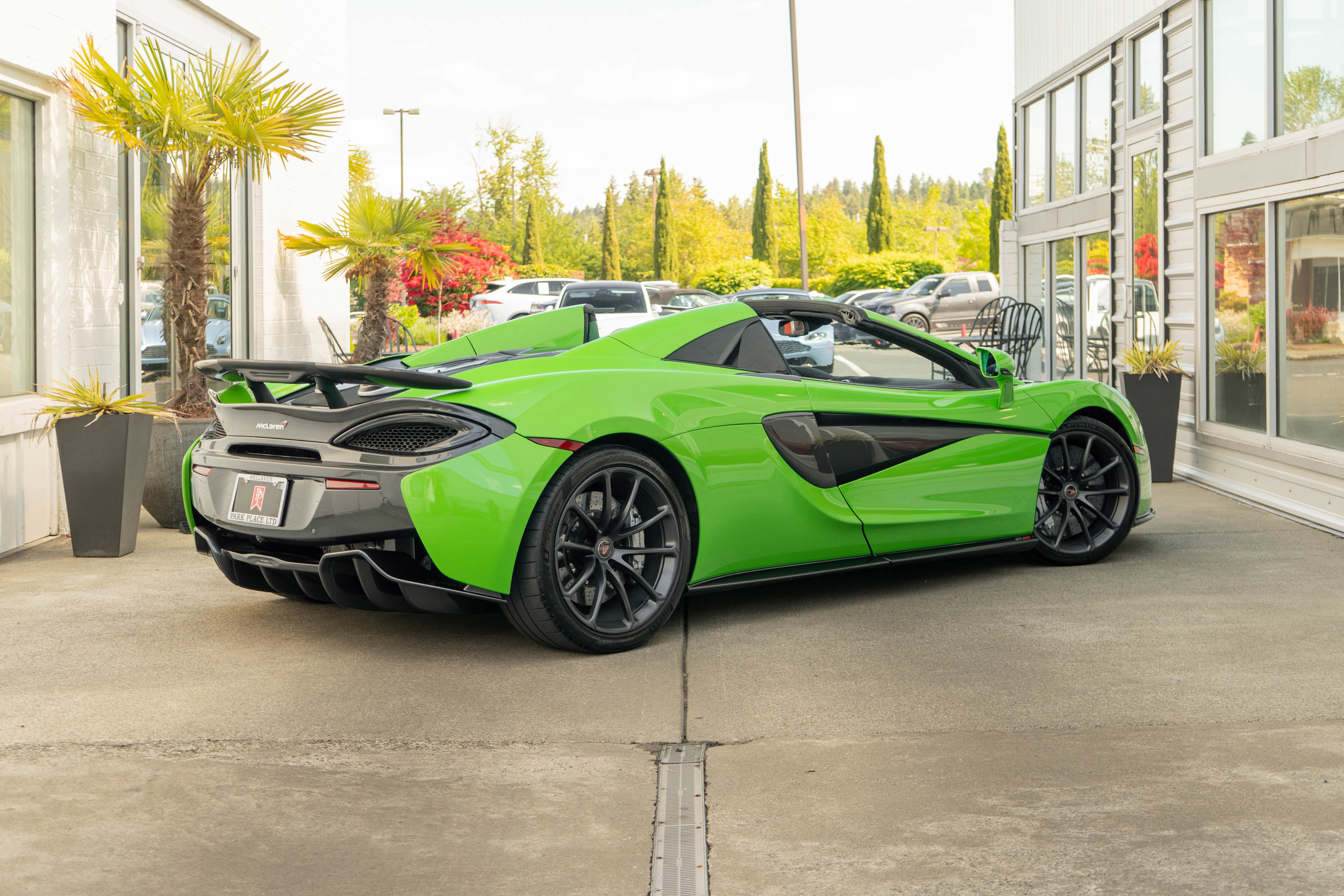 Used 2018 McLaren 570S Spider RWD image 7
