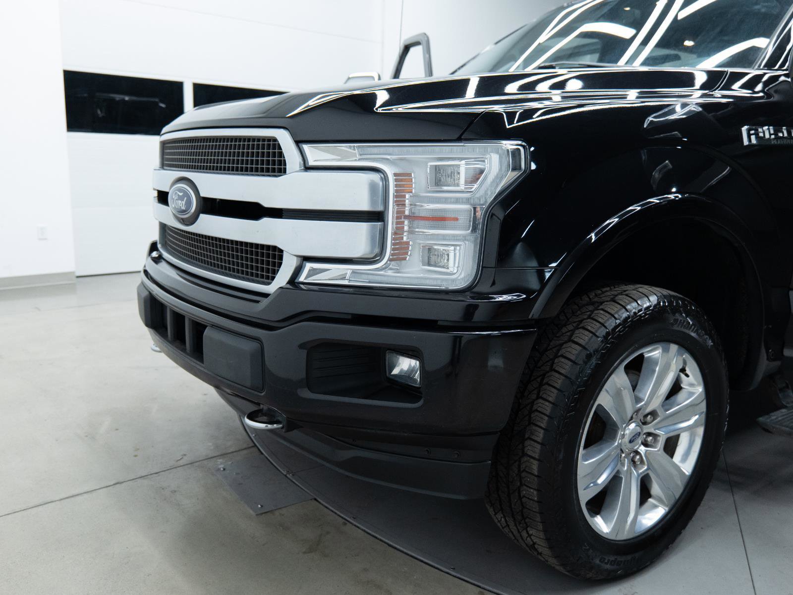 Used 2019 Ford F150 Platinum w/ Technology Package image 16