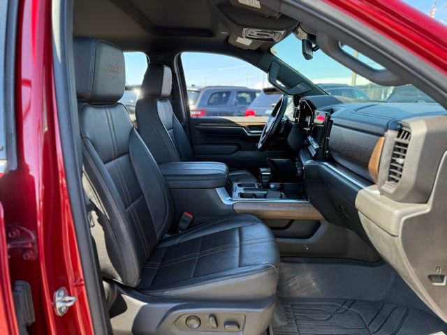 Used 2023 Chevrolet Silverado 1500 High Country w/ Z71 Off-Road Package AWD/4WD image 17