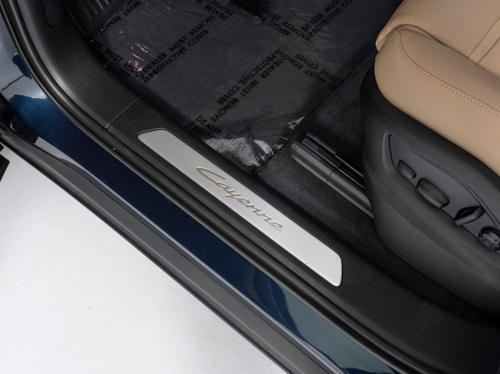 New 2026 Porsche Cayenne Coupe AWD/4WD image 22