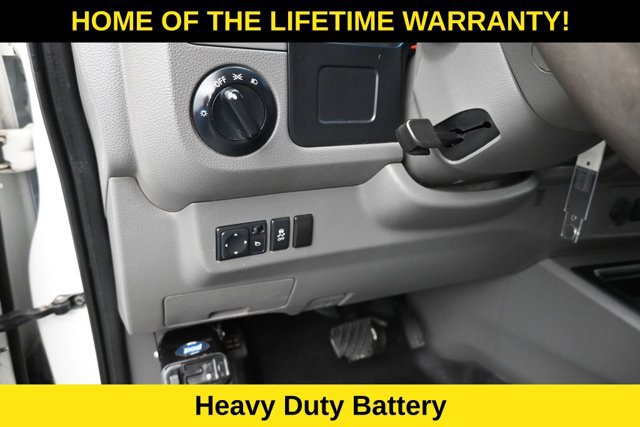 Used 2013 Nissan NV 2500 SV w/ Technology Pkg RWD image 16