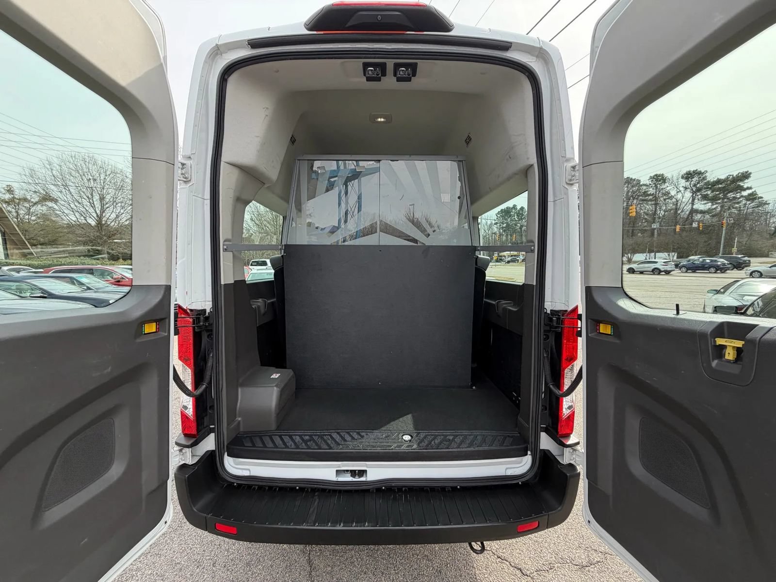 Used 2022 Ford Transit 350 XL RWD image 19
