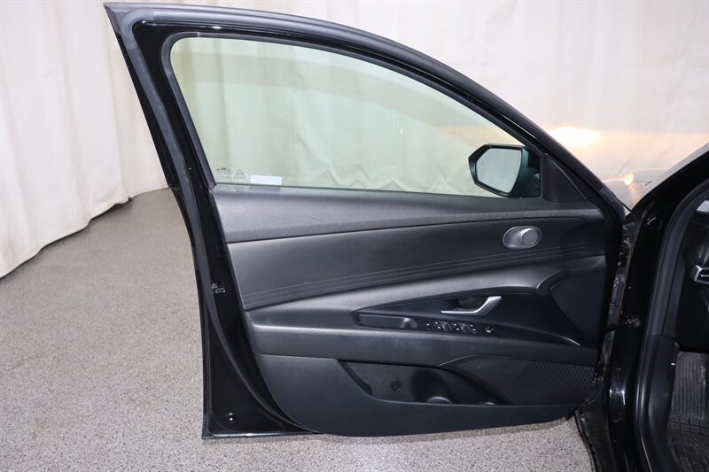 Used 2021 Hyundai Elantra SEL FWD image 18
