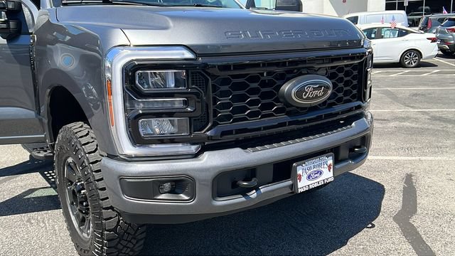 New 2026 Ford F250 XLT w/ XLT Premium Package AWD/4WD image 11