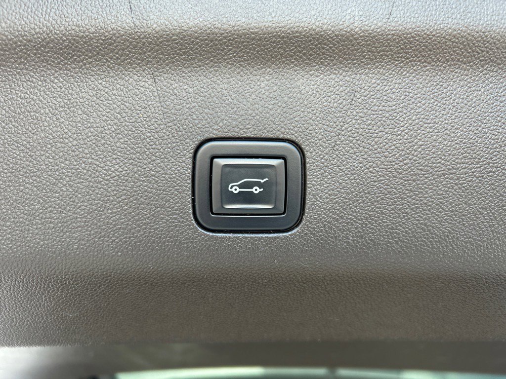 Used 2021 Chevrolet Tahoe LT w/ LT Signature Package image 19