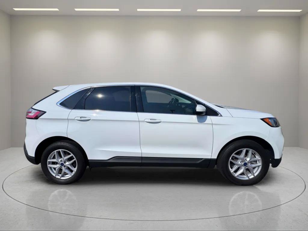 Certified 2022 Ford Edge SEL AWD/4WD image 3