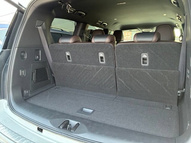 Certified 2026 Nissan Armada SL w/ Captain's Chari Seat Package RWD image 16