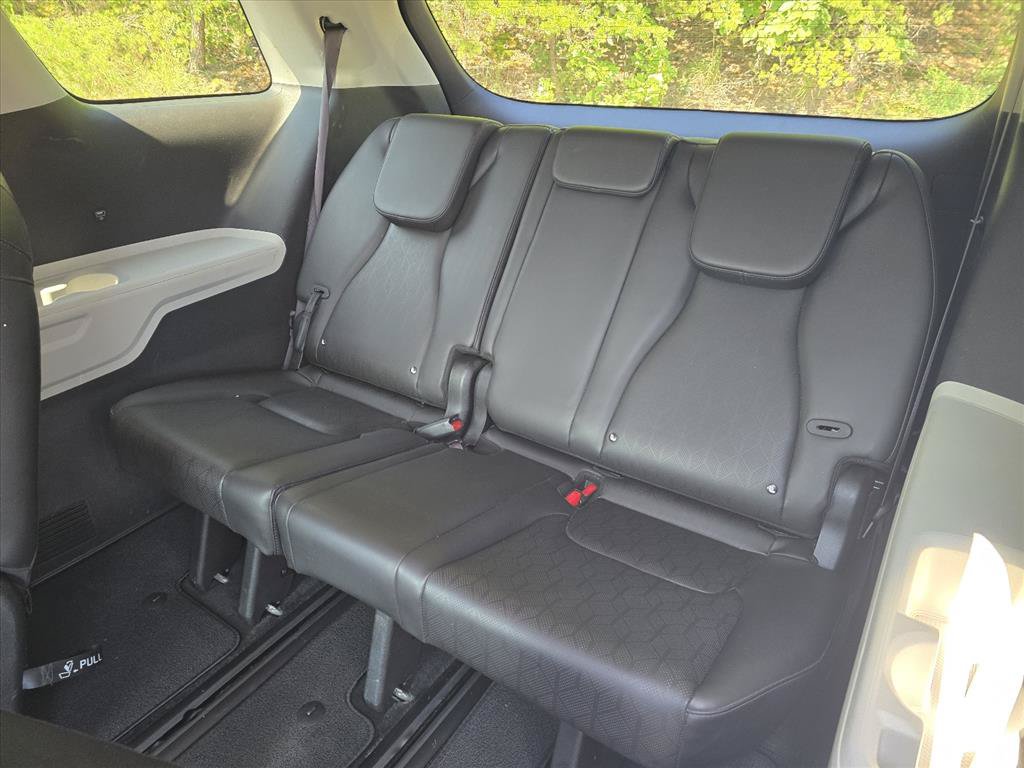 Used 2022 Kia Carnival LX FWD image 10