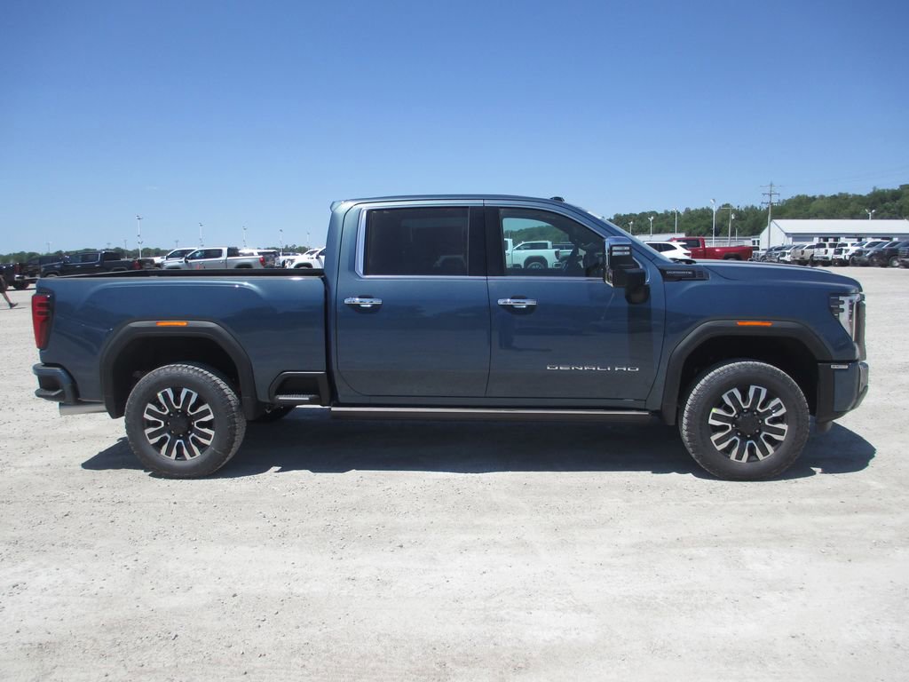 New 2026 GMC Sierra 2500 Denali Ultimate AWD/4WD image 3